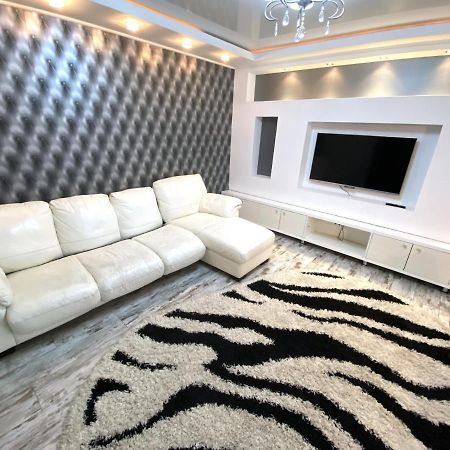 Bright Luxury Apartment Near Center Кишинів Екстер'єр фото